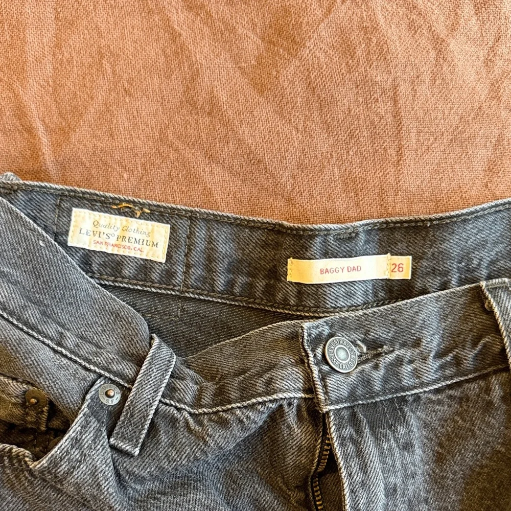 Levi’s baggy dad Jeans - Picture 2 of 4